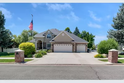 195 Fairway Dr, Smithfield, UT 84335 - Photo 1
