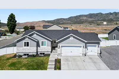 3733 N Eisenhower St, Eagle Mountain, UT 84005 - Photo 1