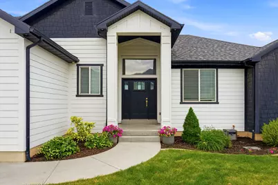 106 S 1800 E, Layton, UT 84040 - Photo 1