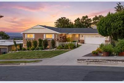 2849 E Glen Oaks Dr, Salt Lake City, UT 84109 - Photo 1