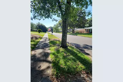 6128 N Lindholm Drive, Mobile, AL 36693 - Photo 2