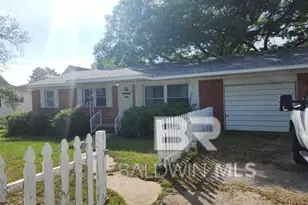 358 Satsuma St, Fairhope, AL 36532 - Photo 1