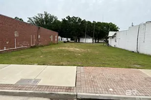 10 Hand Ave, Bay Minette, AL 36507 - Photo 1