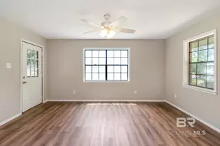 5805 Holly Hill Ct, Mobile, AL 36609 - Photo 10