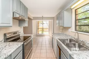 5805 Holly Hill Ct, Mobile, AL 36609 - Photo 6