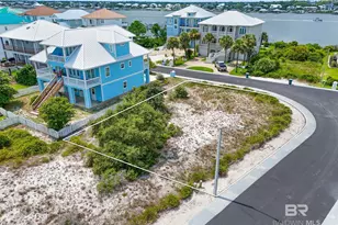 400 Gulfview Ln, Pensacola, FL 32507 - Photo 1