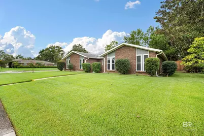 2274 E Christopher Drive, Mobile, AL 36609 - Photo 2