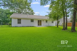 1819 Spanish Cove Dr, Lillian, AL 36549 - Photo 2