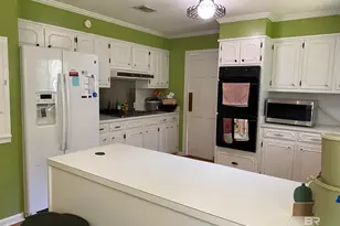 698 Garrett St, Brewton, AL 36426 - Photo 10