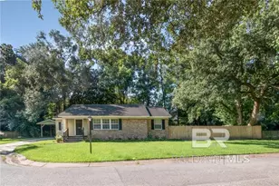 2105 Upham Pl, Mobile, AL 36607 - Photo 2