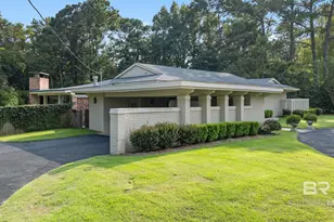 5500 Lakewood Dr, Fairhope, AL 36532 - Photo 2