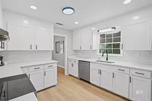 255 Berkley Ct, Mobile, AL 36606 - Photo 10