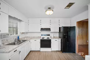 716 N Cedar St, Foley, AL 36535 - Photo 8