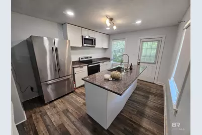 1701 Crestwood Drive, Mobile, AL 36618 - Photo 2