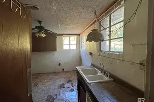 401 W Highland Ave, Mobile, AL 36610 - Photo 10