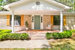 11 Woods Ave, Fairhope, AL 36532 - Photo 2
