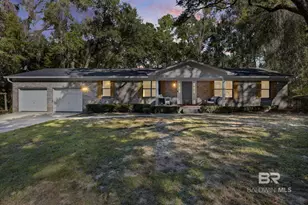 11 Woods Ave, Fairhope, AL 36532 - Photo 1