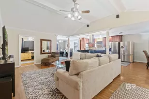 2705 E Woodcliff Dr, Mobile, AL 36693 - Photo 4