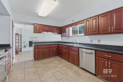 3913 Pembrocke Avenue, Mobile, AL 36608 - Photo 10