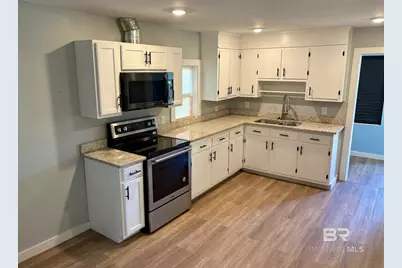 605 S White Avenue, Bay Minette, AL 36507 - Photo 2