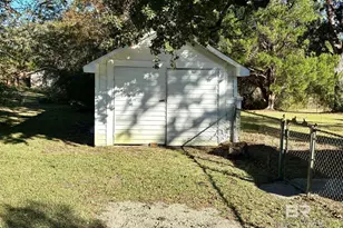 605 S White Ave, Bay Minette, AL 36507 - Photo 18