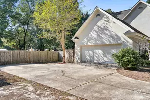 6120 Oakwood Ln, Fairhope, AL 36532 - Photo 2