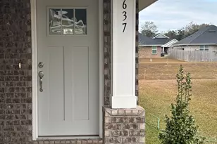 637 Revere St, Foley, AL 36535 - Photo 2