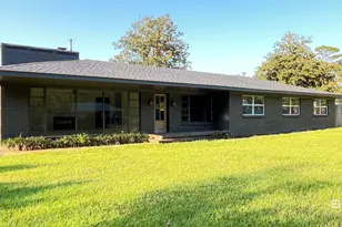 703 Bellangee Ave, Fairhope, AL 36532 - Photo 1