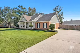 9820 Sommerset Dr, Daphne, AL 36526 - Photo 2