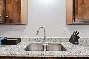 1933 Wildwood Pl, Mobile, AL 36609 - Photo 10