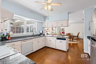 324 Hadrian St, Mobile, AL 36606 - Photo 12