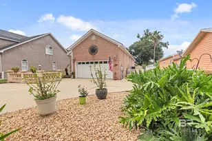 646 W Canal Dr, Gulf Shores, AL 36542 - Photo 6