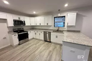 1710 Auburn Ave, Bay Minette, AL 36507 - Photo 6