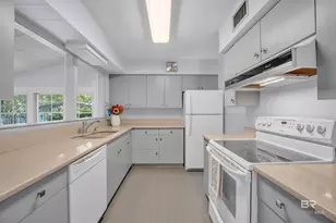 252 S Bayview St, Fairhope, AL 36532 - Photo 8