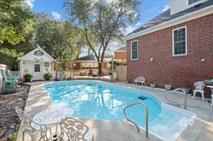 2705 Charlestowne Dr, Mobile, AL 36693 - Photo 2