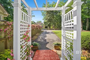 653 Bellangee Ave, Fairhope, AL 36532 - Photo 4