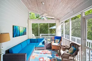 653 Bellangee Ave, Fairhope, AL 36532 - Photo 2