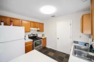 620 S Oak St, Foley, AL 36535 - Photo 6