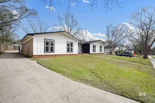 2333 W Huffman Dr, Mobile, AL 36693 - Photo 2
