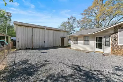 303 W Banyan Street, Bay Minette, AL 36507 - Photo 4