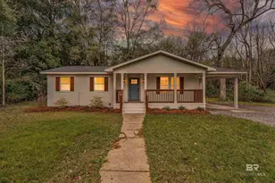 659 Nichols Ave, Fairhope, AL 36532 - Photo 2