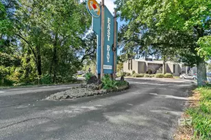 2061 N Seacliff Dr, Daphne, AL 36526 - Photo 42