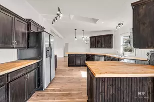 102 S Wren Ln, Robertsdale, AL 36567 - Photo 6