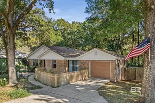 513 3rd St, Fairhope, AL 36532 - Photo 1