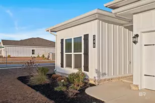 548 Golden Leaf Ave, Fairhope, AL 36532 - Photo 2