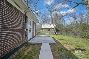 201 E Magnolia St, Bay Minette, AL 36507 - Photo 4