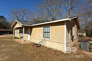 301 E Hickory St, Bay Minette, AL 36507 - Photo 2