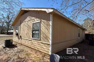 301 E Hickory St, Bay Minette, AL 36507 - Photo 4