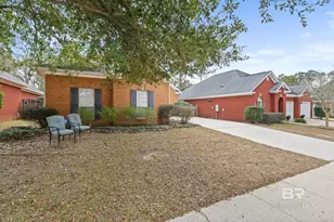 5585 Fairfield Pl, Mobile, AL 36609 - Photo 2