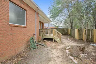 5585 Fairfield Pl, Mobile, AL 36609 - Photo 8